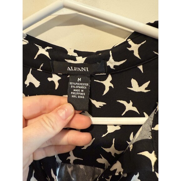 Alfani Top Women's  Medium Black Bird Print Cap Sleeve Pullover Blouse - Picture 2 of 3